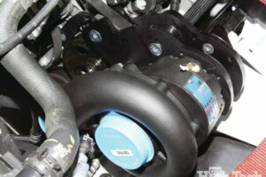 ghtp-1301-11-hot-blown-six-supercharger-system-install-drop-vortech-supercharger-in-place-1024×768