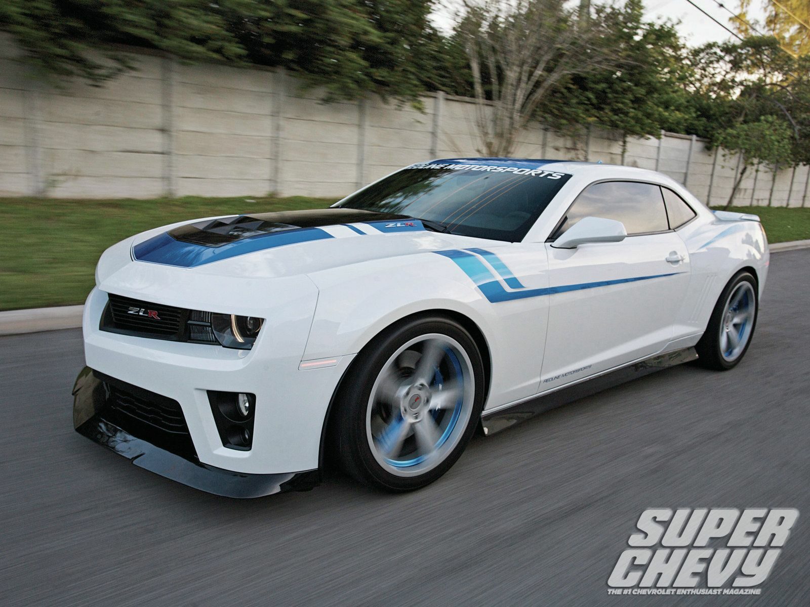 2012-chevrolet-zl1-front-view-motion