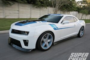 2012-chevrolet-zl1-front-view-motion