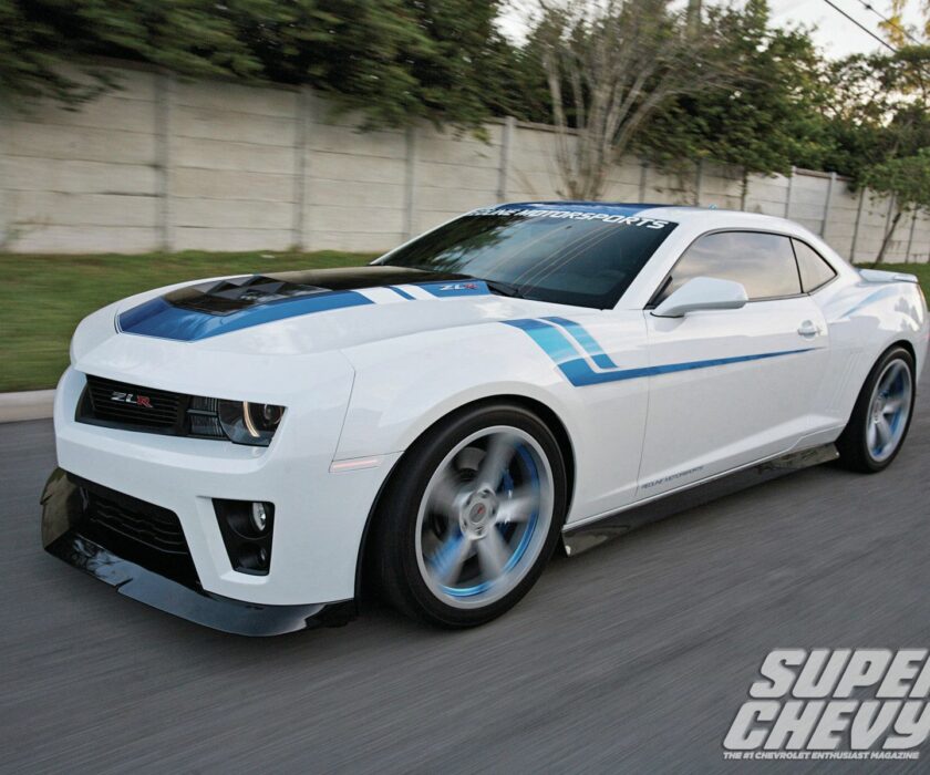 2012-chevrolet-zl1-front-view-motion