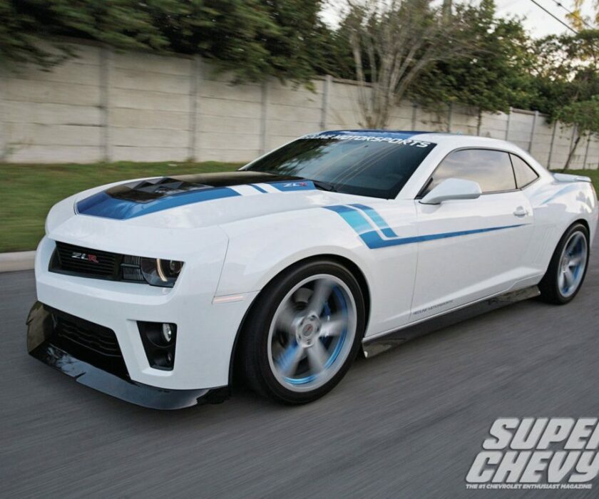 2012-chevrolet-zl1-front-view-motion-1024×768