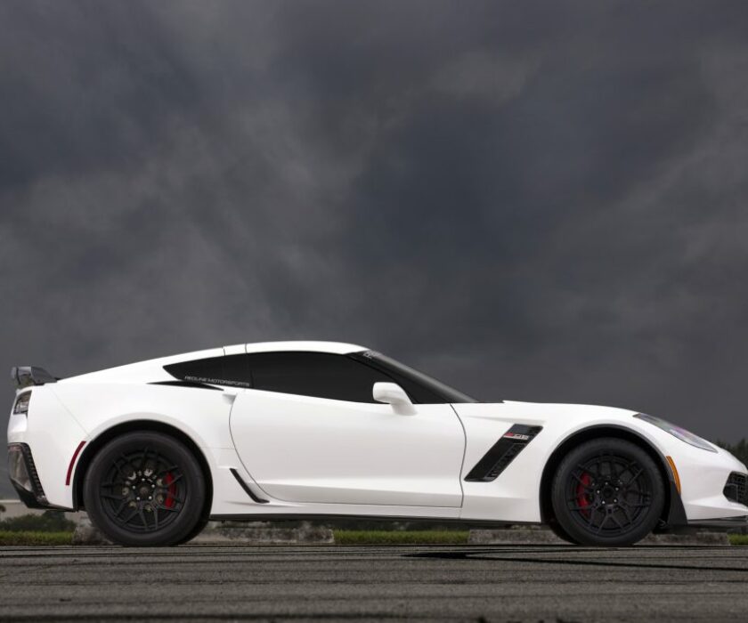 2015-chevrolet-corvette-z06-side-view-1024×683